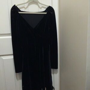 HALARA Black Bishop Sleeve V-Neck Cocktail Gown